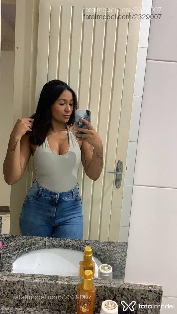 Acompanhante mulher morena (o) de olhos pretos - Gabrielly Vitória
