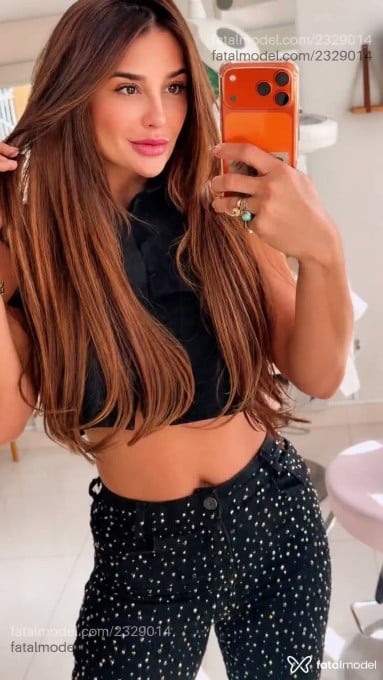 Acompanhante mulher morena (o) de olhos castanhos - Isabella Luz