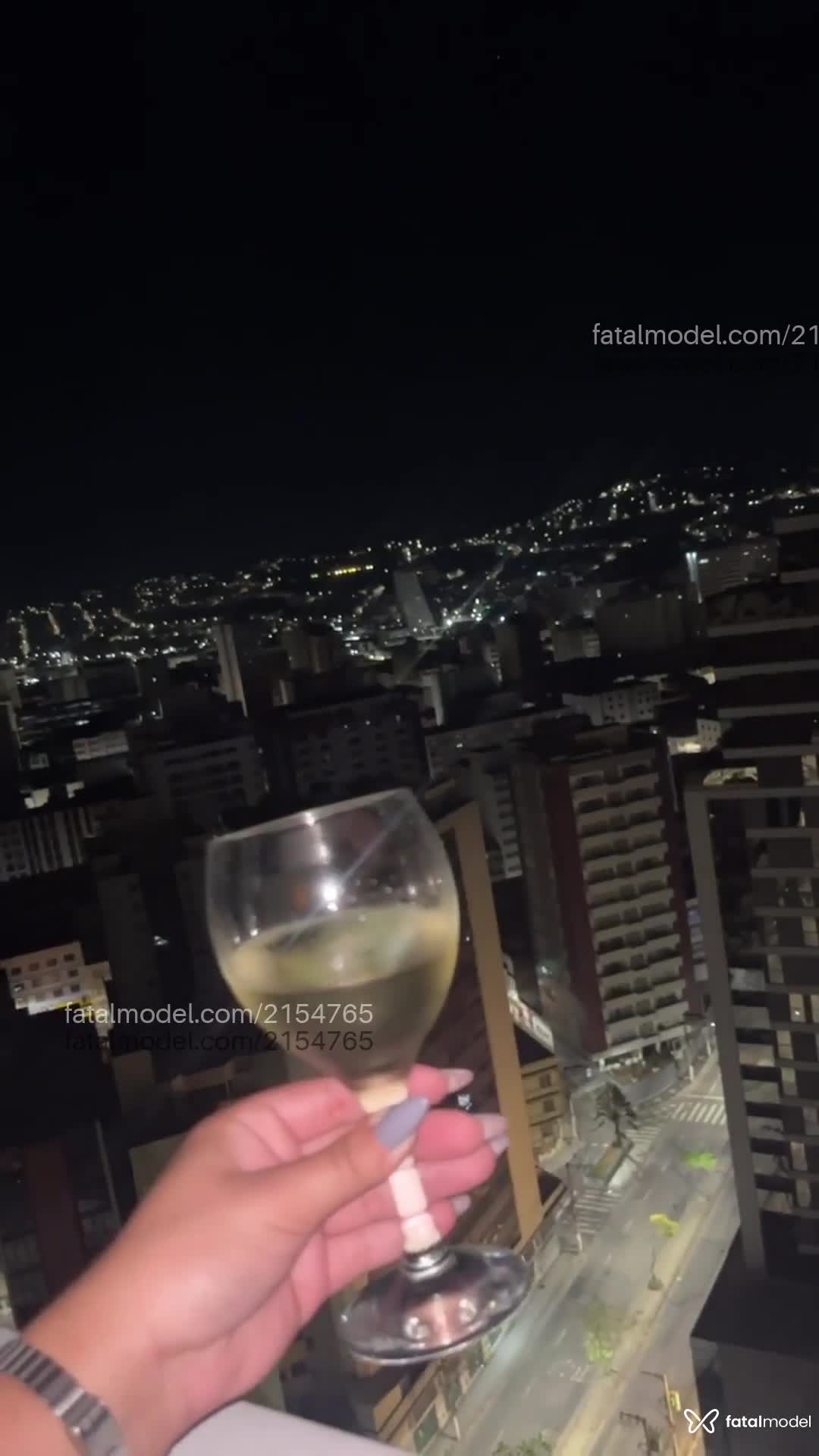 Acompanhante mulher morena (o) de olhos castanhos em Vila Velha Acompanhante mulher morena (o) de olhos castanhos em Vila Velha - Agatha Nogueira