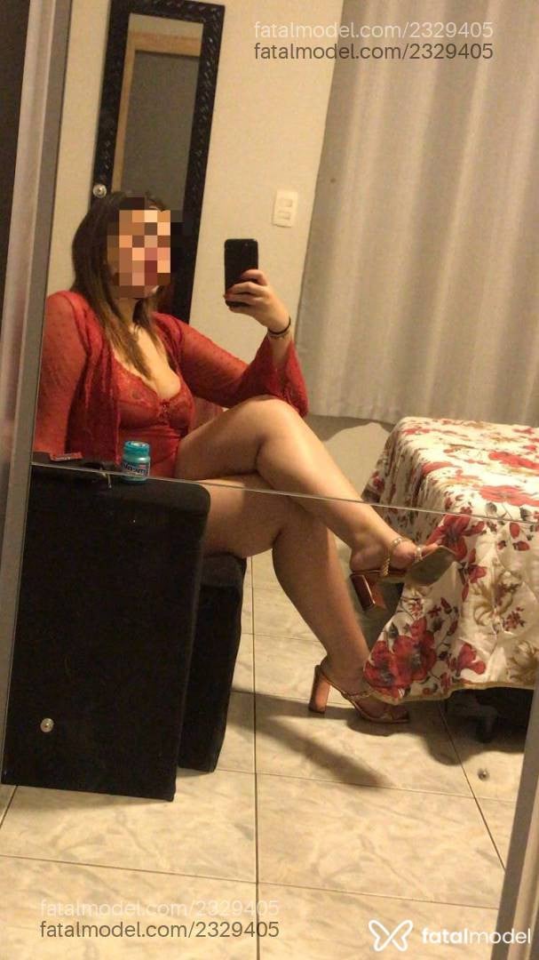 Acompanhante mulher com cabelo castanho de olhos castanhos - Bárbara Ferreira