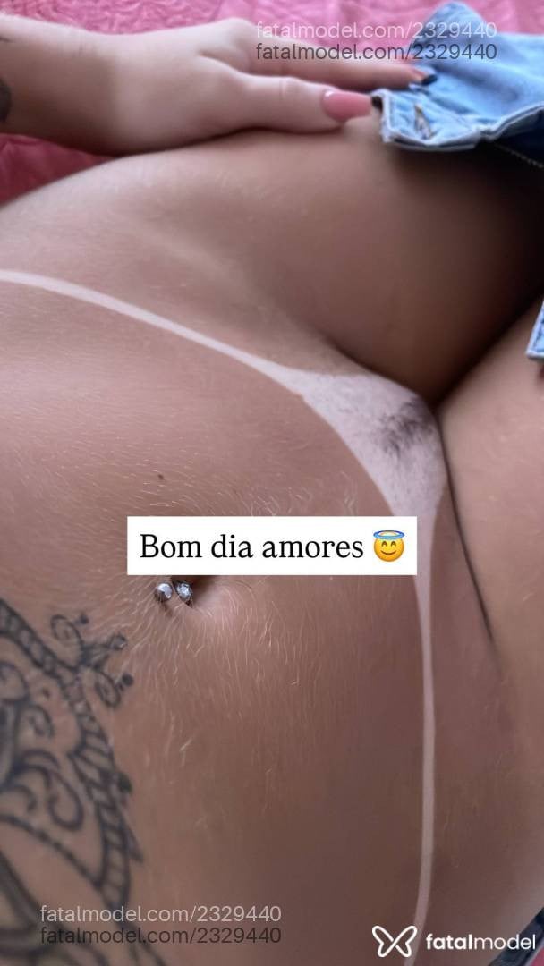 Acompanhante mulher loira (o) de olhos castanhos - Manu
