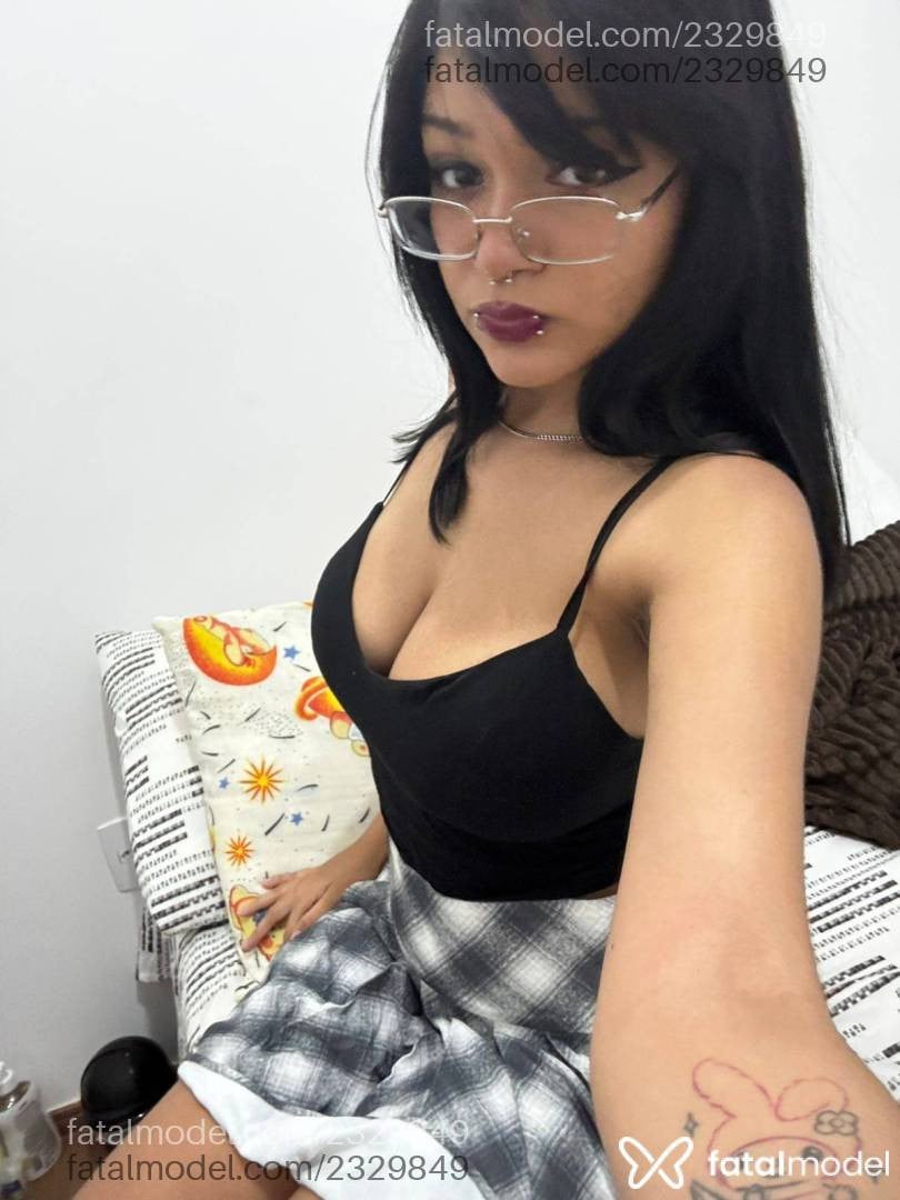 Acompanhante mulher morena (o) de olhos mel em Virtual - Mavis