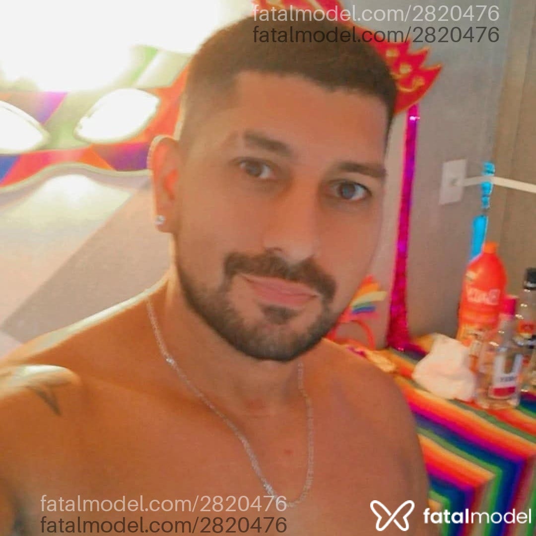 Acompanhante homem morena (o) de olhos pretos em Porto Alegre - William Baker