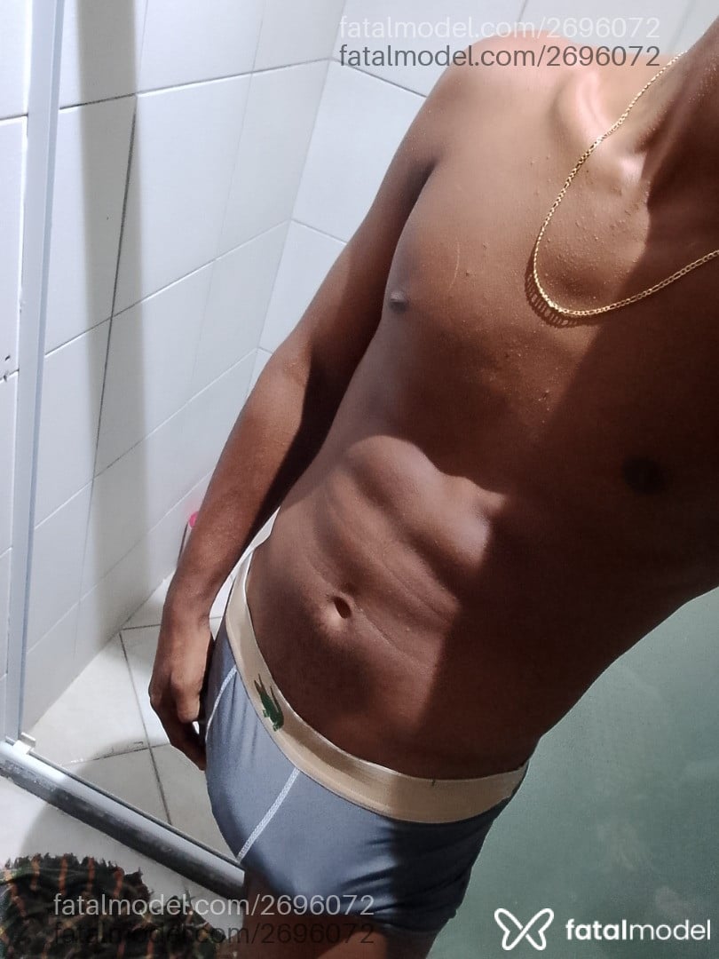 Acompanhante homem com cabelo castanho de olhos pretos em Salvador - Pretinho