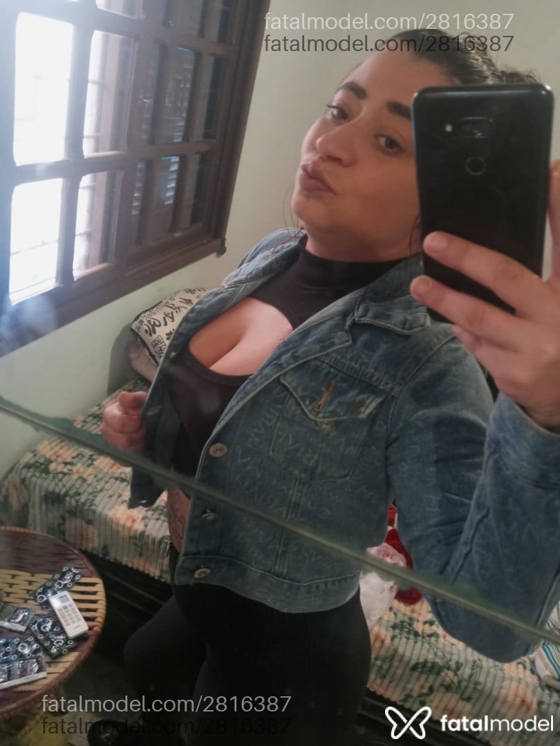 Acompanhante mulher morena (o) de olhos castanhos em Xangri-Lá Acompanhante mulher morena (o) de olhos castanhos em Xangri-Lá - Vick