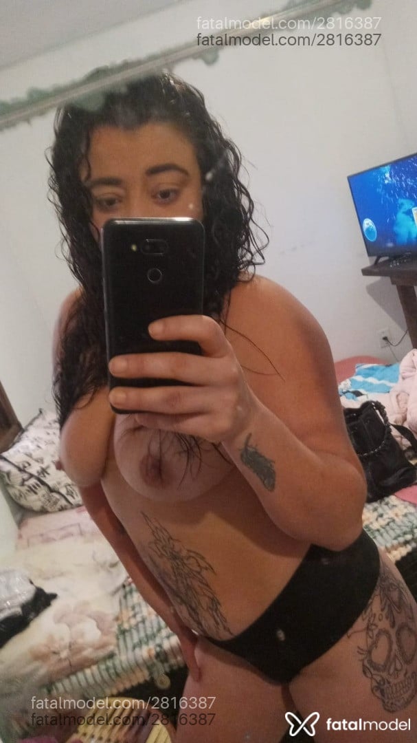 Acompanhante mulher morena (o) de olhos castanhos em Xangri-Lá Acompanhante mulher morena (o) de olhos castanhos em Xangri-Lá - Vick