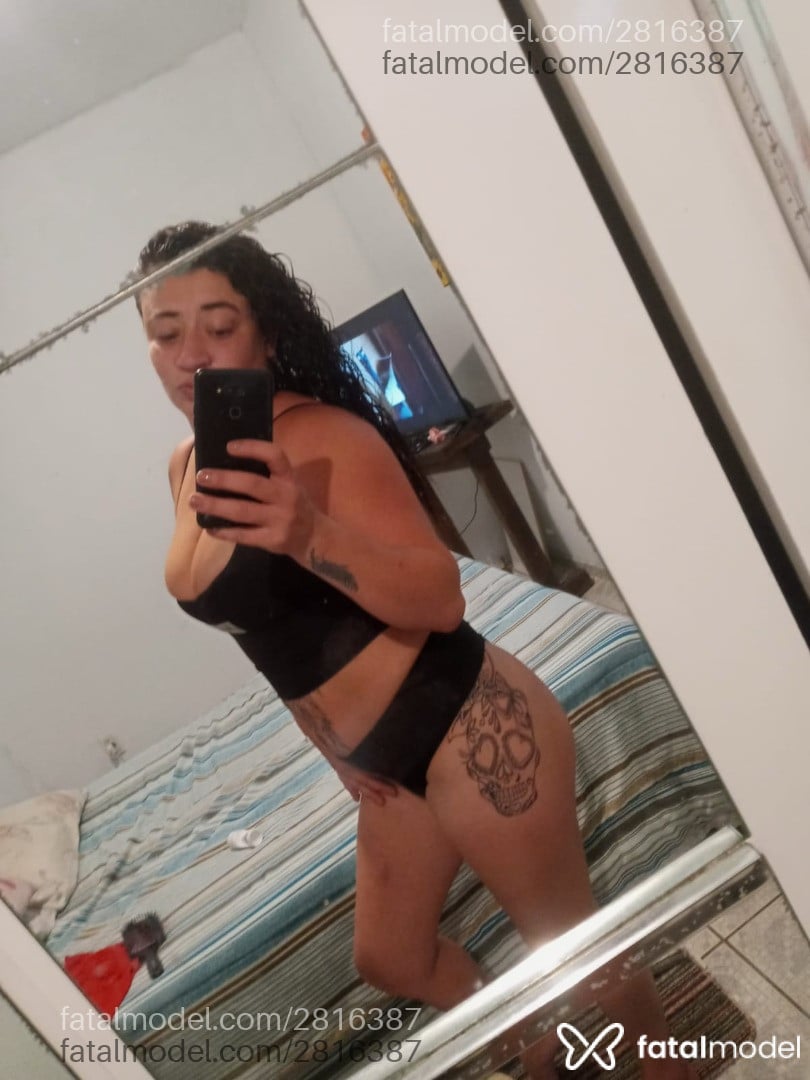 Acompanhante mulher morena (o) de olhos castanhos em Xangri-Lá Acompanhante mulher morena (o) de olhos castanhos em Xangri-Lá - Vick