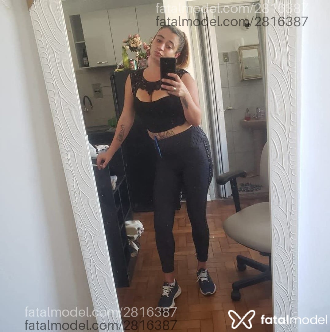 Acompanhante mulher morena (o) de olhos castanhos em Xangri-Lá Acompanhante mulher morena (o) de olhos castanhos em Xangri-Lá - Vick