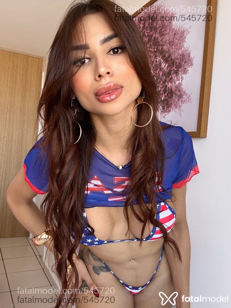 Acompanhante mulher trans com cabelo castanho de olhos pretos em Pacajus Acompanhante mulher trans com cabelo castanho de olhos pretos em Pacajus - Natália Bianco
