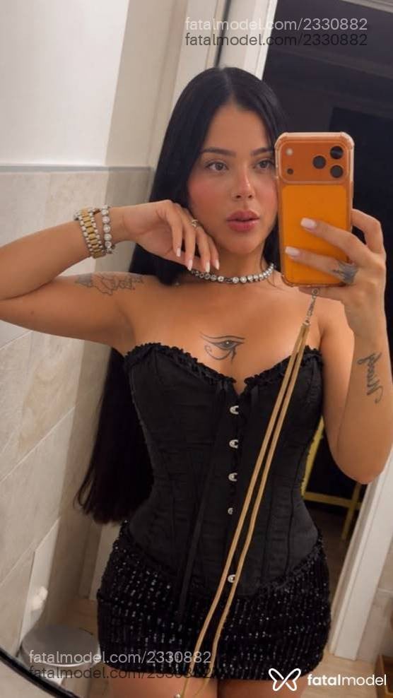 Acompanhante mulher morena (o) de olhos pretos - Agatha Mancinni