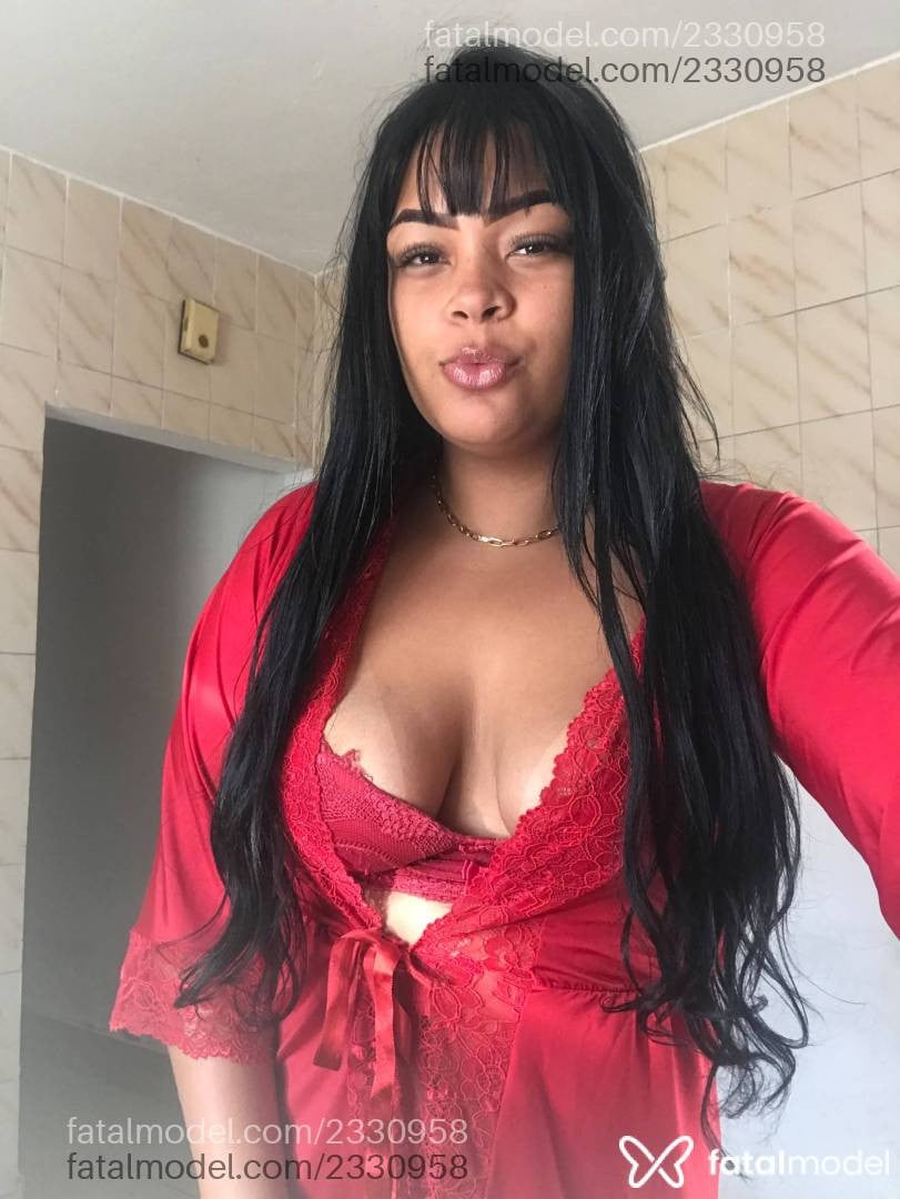 Acompanhante mulher morena (o) de olhos castanhos - Taina Aruana