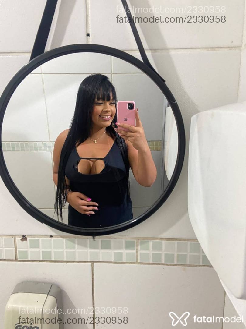 Acompanhante mulher morena (o) de olhos castanhos - Taina Aruana