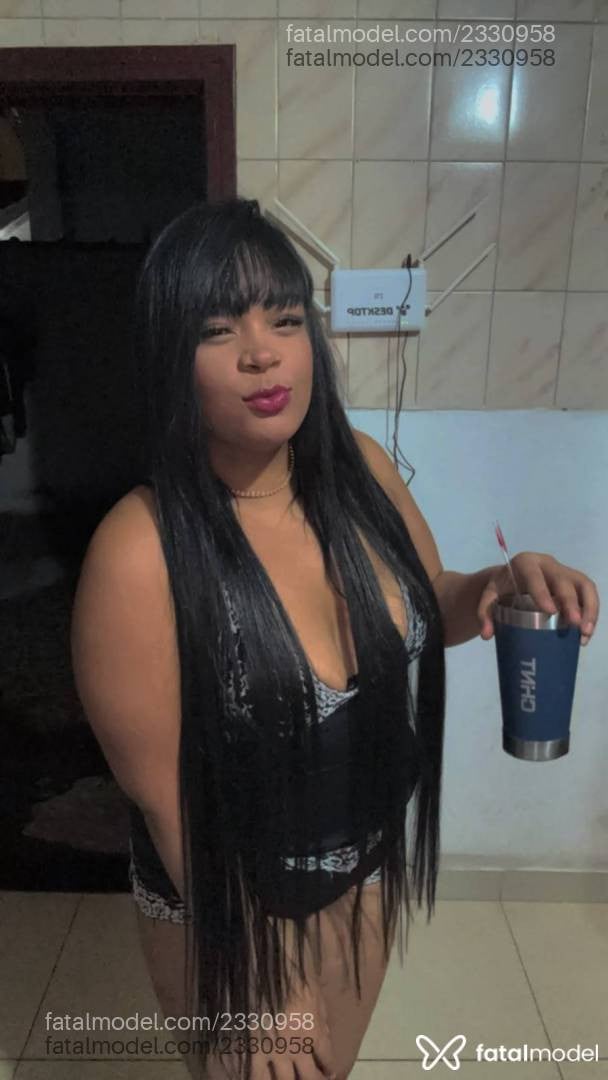 Acompanhante mulher morena (o) de olhos castanhos - Taina Aruana
