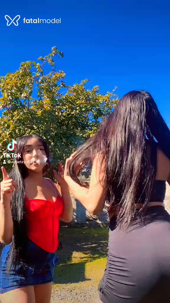 Acompanhante mulher morena (o) de olhos pretos - Julieta