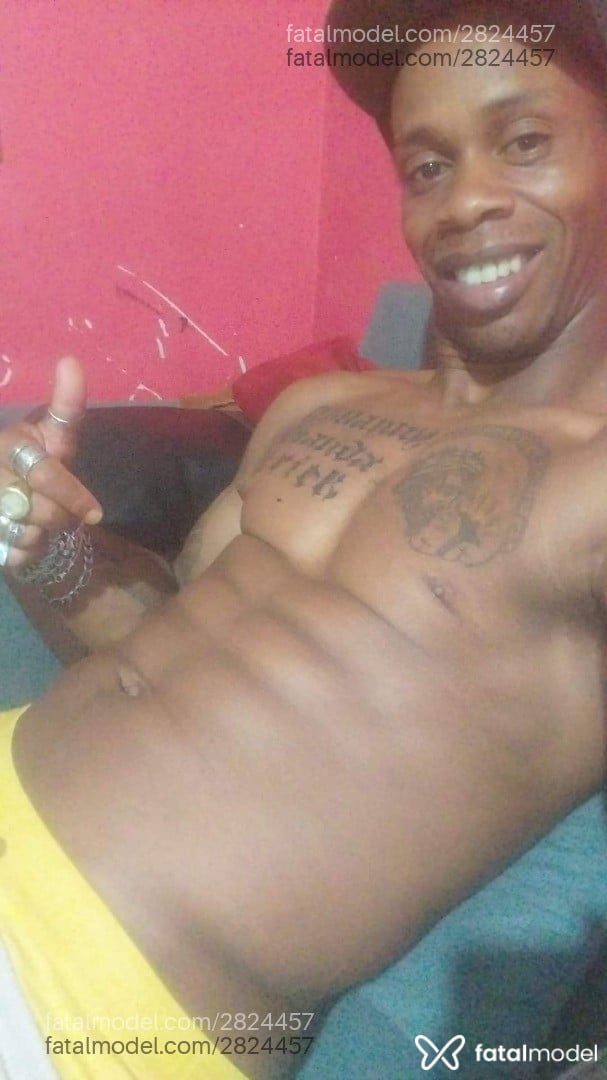 Acompanhante homem com cabelo grisalho de olhos pretos em Porto Alegre - Meupautuavida