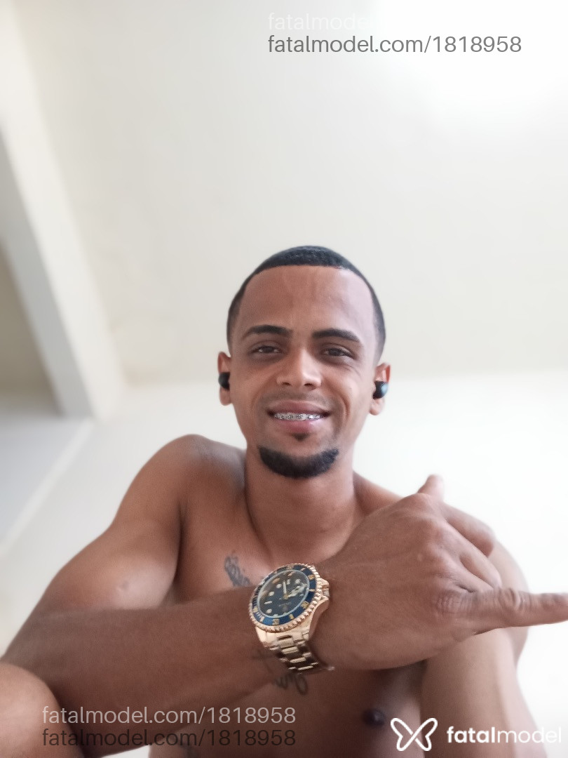 Acompanhante homem morena (o) de olhos castanhos em Rio de Janeiro - JHOON TTK