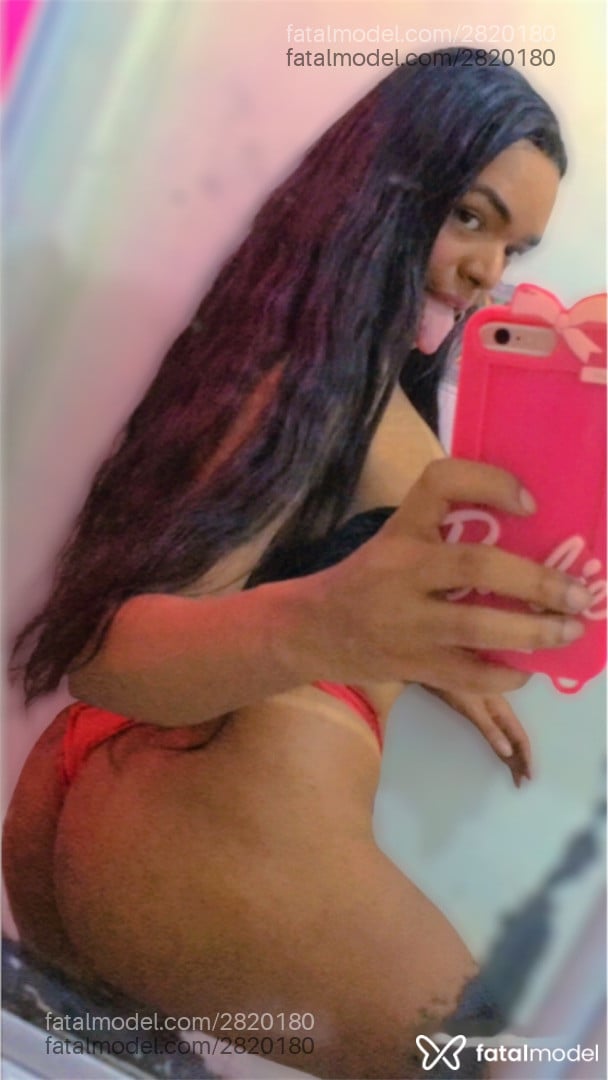 Acompanhante mulher trans morena (o) de olhos castanhos em Duque de Caxias Acompanhante mulher trans morena (o) de olhos castanhos em Duque de Caxias - Mimi Morena