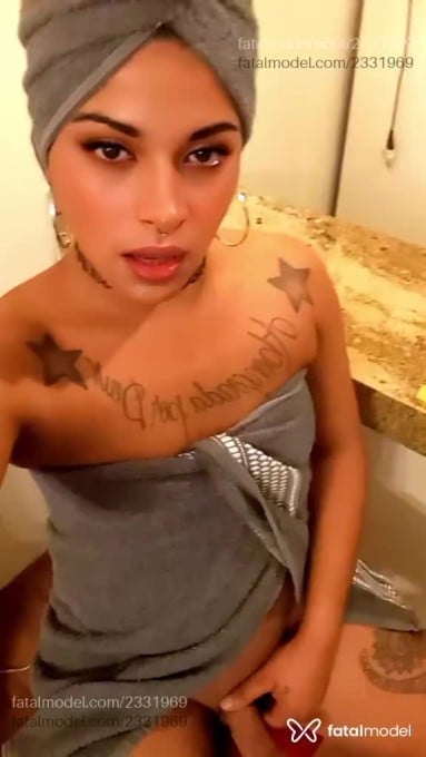 Acompanhante mulher trans morena (o) de olhos castanhos em Bagé - Pyetra Bennett