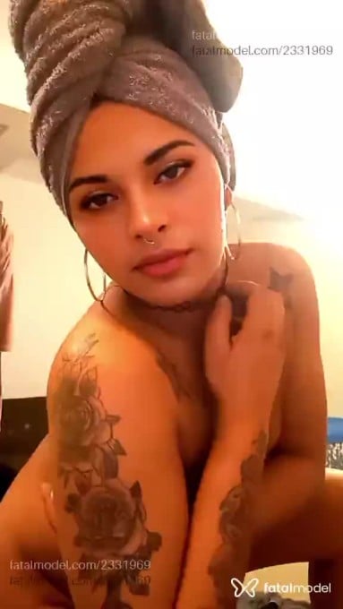 Acompanhante mulher trans morena (o) de olhos castanhos em Bagé - Pyetra Bennett
