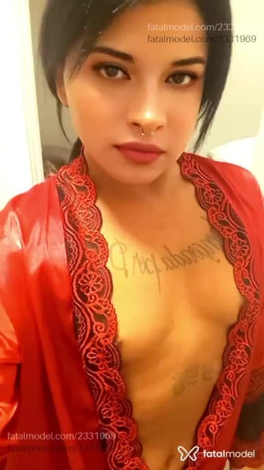 Acompanhante mulher trans morena (o) de olhos castanhos em Bagé - Pyetra Bennett