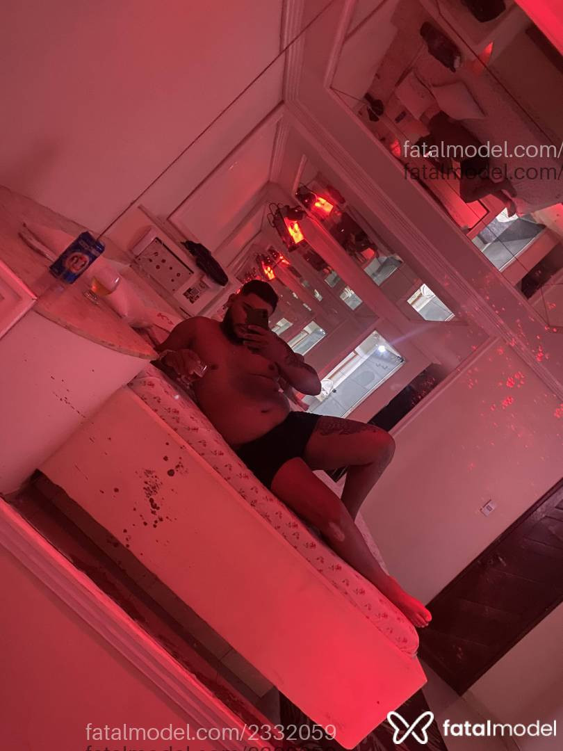 Acompanhante homem morena (o) de olhos castanhos em Cabo Frio - Miguel