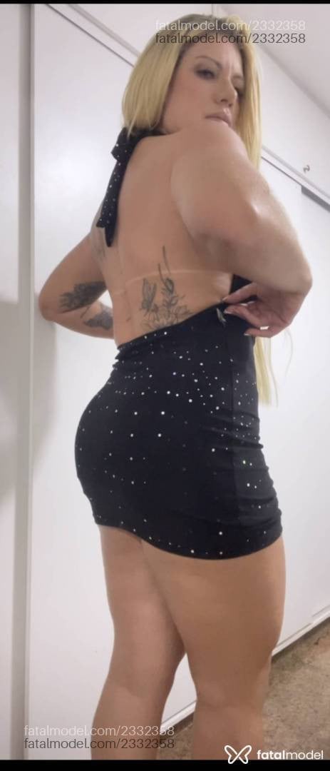 Acompanhante mulher loira (o) de olhos mel - Carla