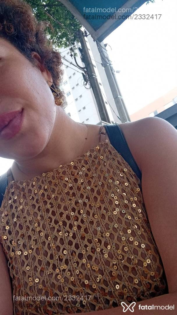 Acompanhante mulher com cabelo castanho de olhos castanhos em Maringá - Leoaa