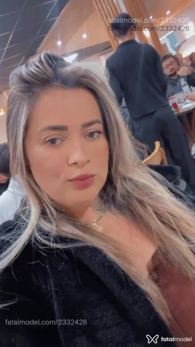 Acompanhante mulher loira (o) de olhos castanhos em Torres - Hellena