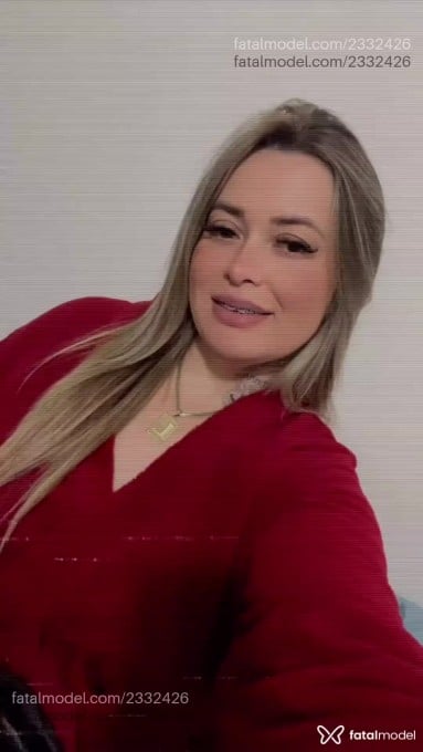 Acompanhante mulher loira (o) de olhos castanhos em Torres - Hellena