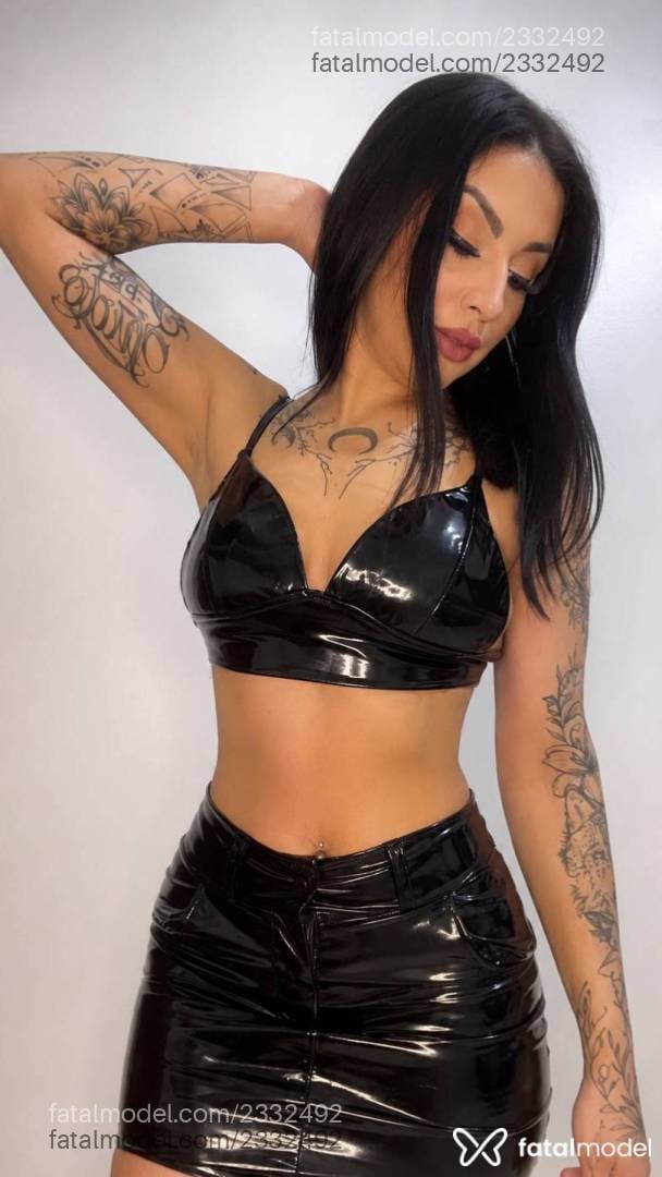 Acompanhante mulher morena (o) de olhos castanhos - Amanda