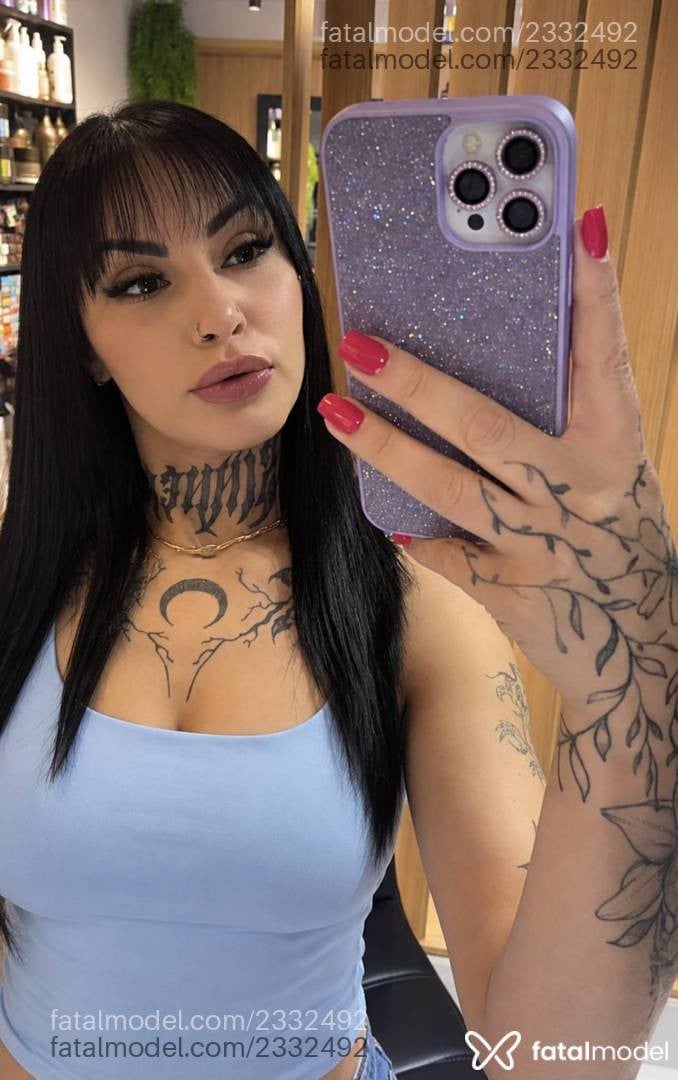 Acompanhante mulher morena (o) de olhos castanhos - Antonela