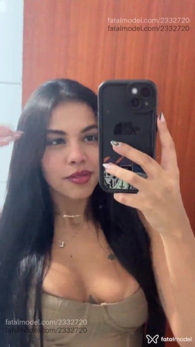 Acompanhante mulher com cabelo castanho de olhos pretos - Mayara