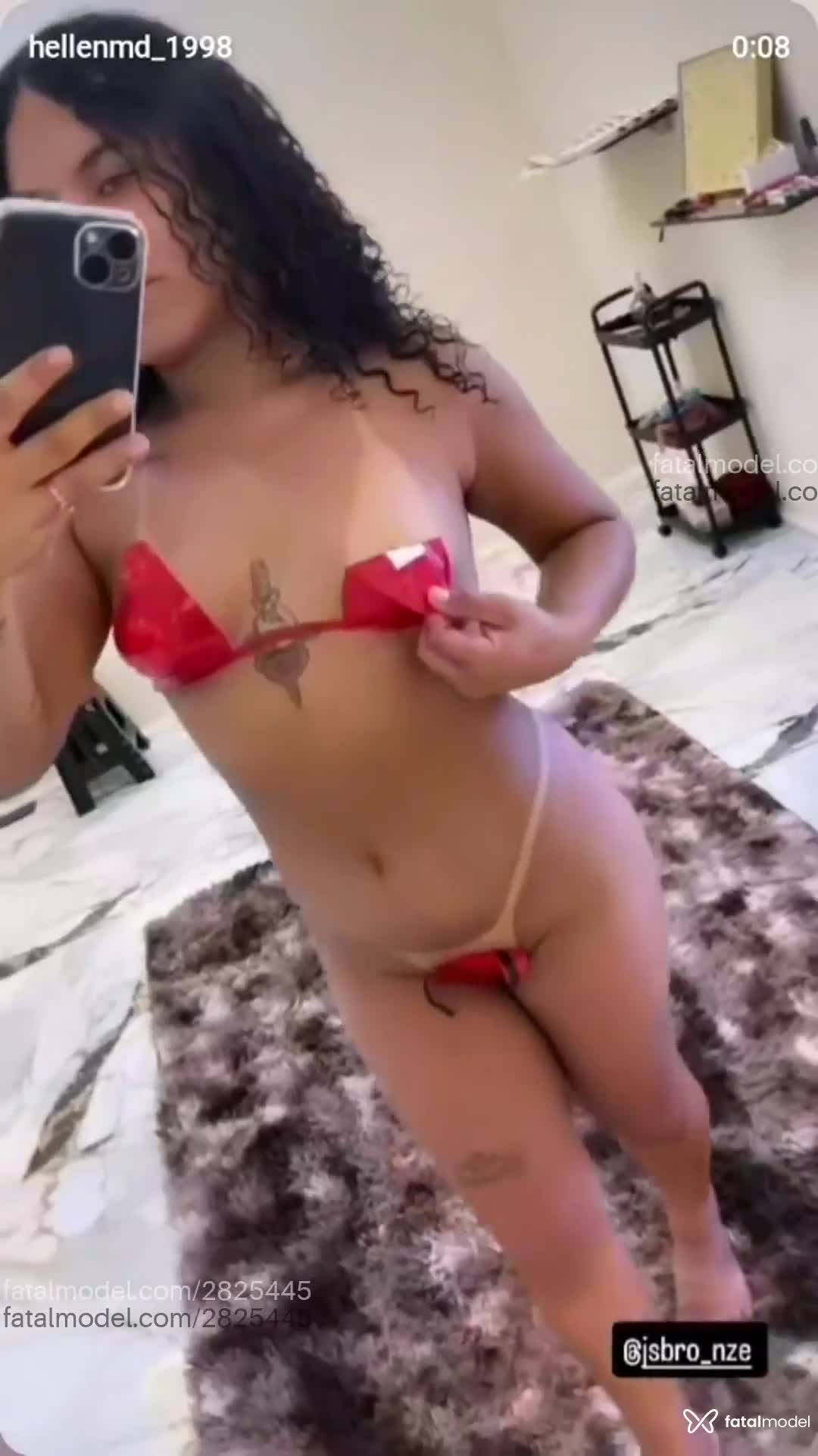 Acompanhante mulher com cabelo castanho de olhos castanhos em Porto Alegre - Hellenzinha