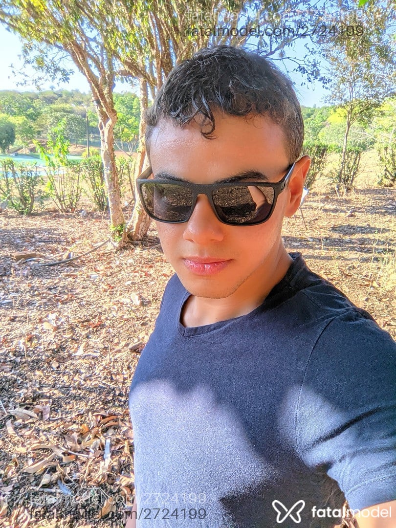 Acompanhante homem com cabelo castanho de olhos pretos - Subzinho Acompanhante homem com cabelo castanho de olhos pretos - Subzinho