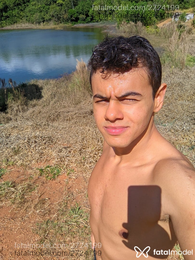 Acompanhante homem com cabelo castanho de olhos pretos - Subzinho Acompanhante homem com cabelo castanho de olhos pretos - Subzinho