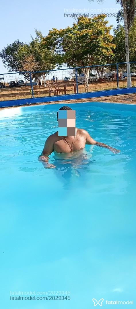 Acompanhante homem com cabelo castanho de olhos castanhos em Santo Antônio do Descoberto Acompanhante homem com cabelo castanho de olhos castanhos em Santo Antônio do Descoberto - Negodoce