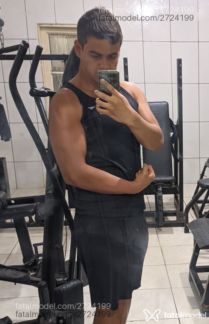 Acompanhante homem com cabelo castanho de olhos pretos - Subzinho Acompanhante homem com cabelo castanho de olhos pretos - Subzinho