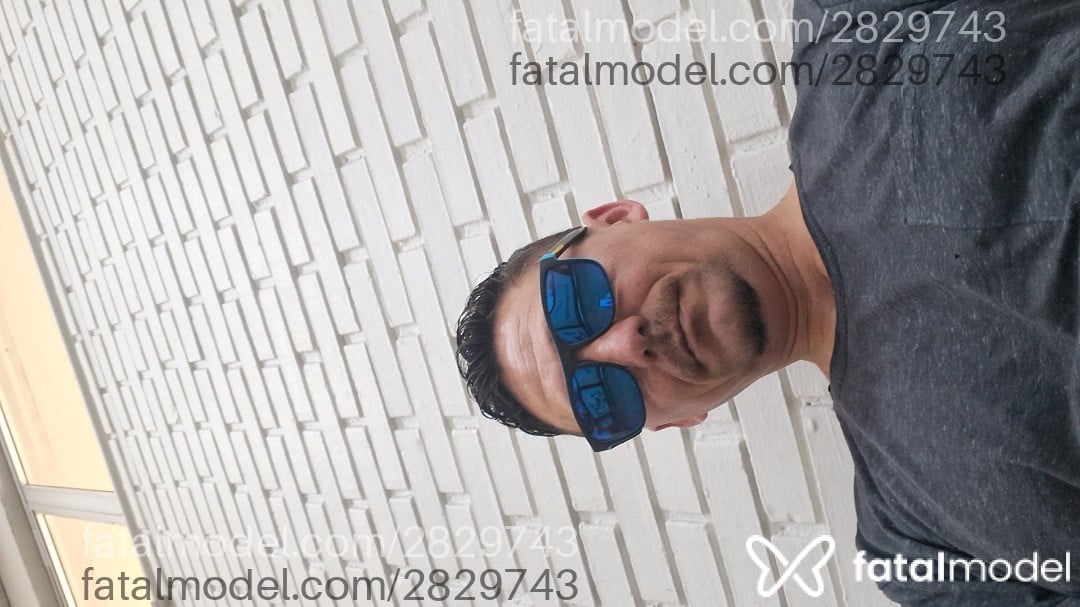 Acompanhante homem com cabelo castanho de olhos castanhos em Cachoeirinha - Pironalta