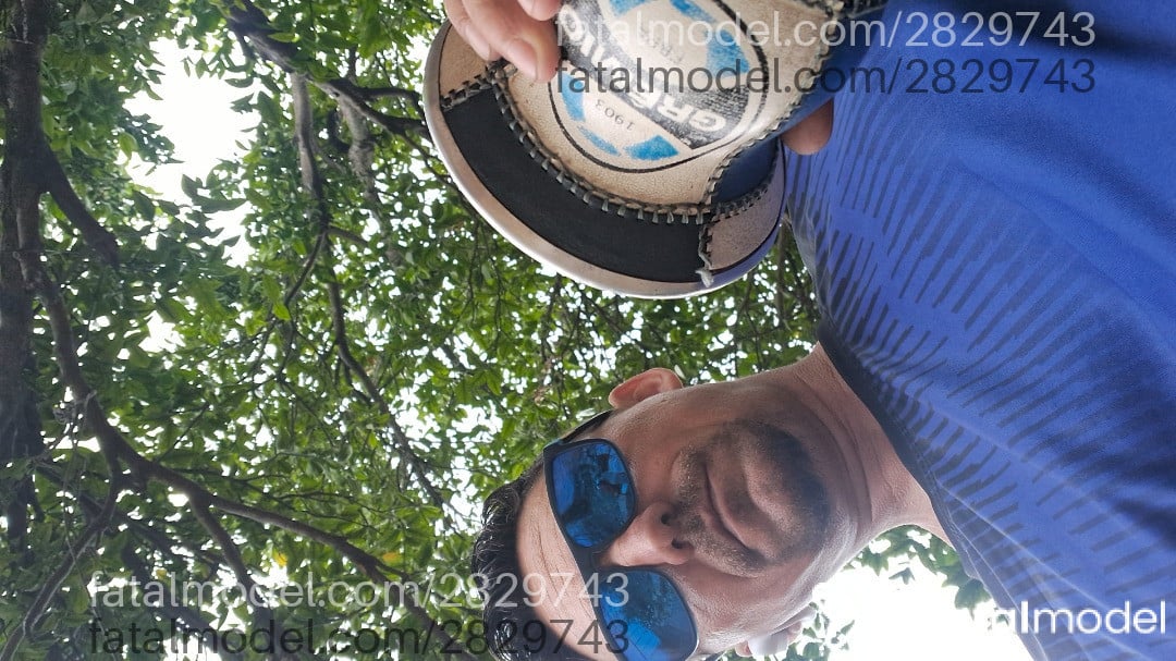 Acompanhante homem com cabelo castanho de olhos castanhos em Cachoeirinha - Pironalta