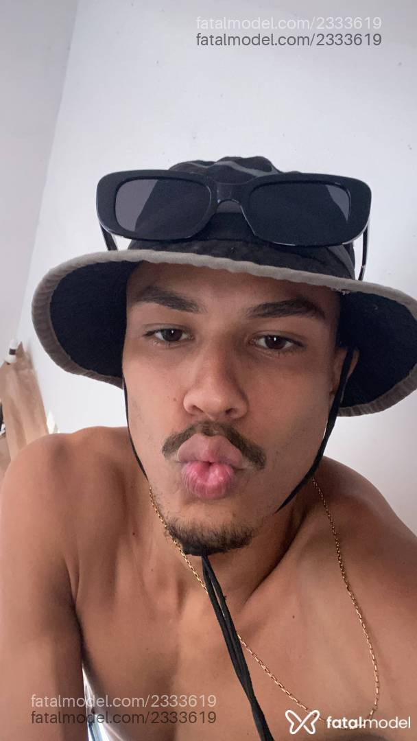 Acompanhante homem morena (o) de olhos castanhos em Rio de Janeiro Acompanhante homem morena (o) de olhos castanhos em Rio de Janeiro - Miranda