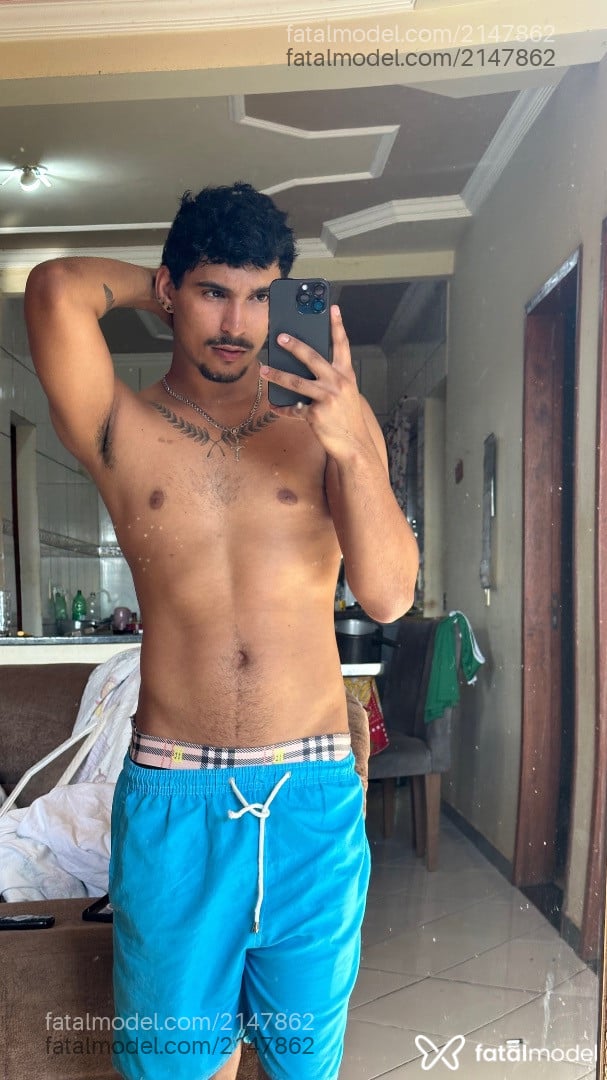 Acompanhante homem morena (o) de olhos castanhos - Henrique Gonçalves Acompanhante homem morena (o) de olhos castanhos - Henrique Gonçalves