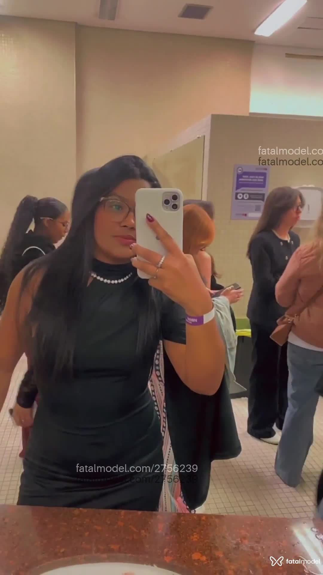 Acompanhante mulher morena (o) de olhos castanhos em Virtual - Milena