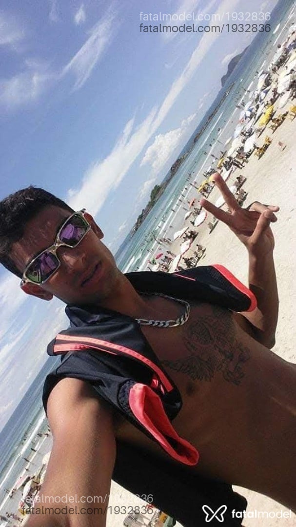 Acompanhante homem morena (o) de olhos castanhos em Maringá Acompanhante homem morena (o) de olhos castanhos em Maringá - Victor Cristiano
