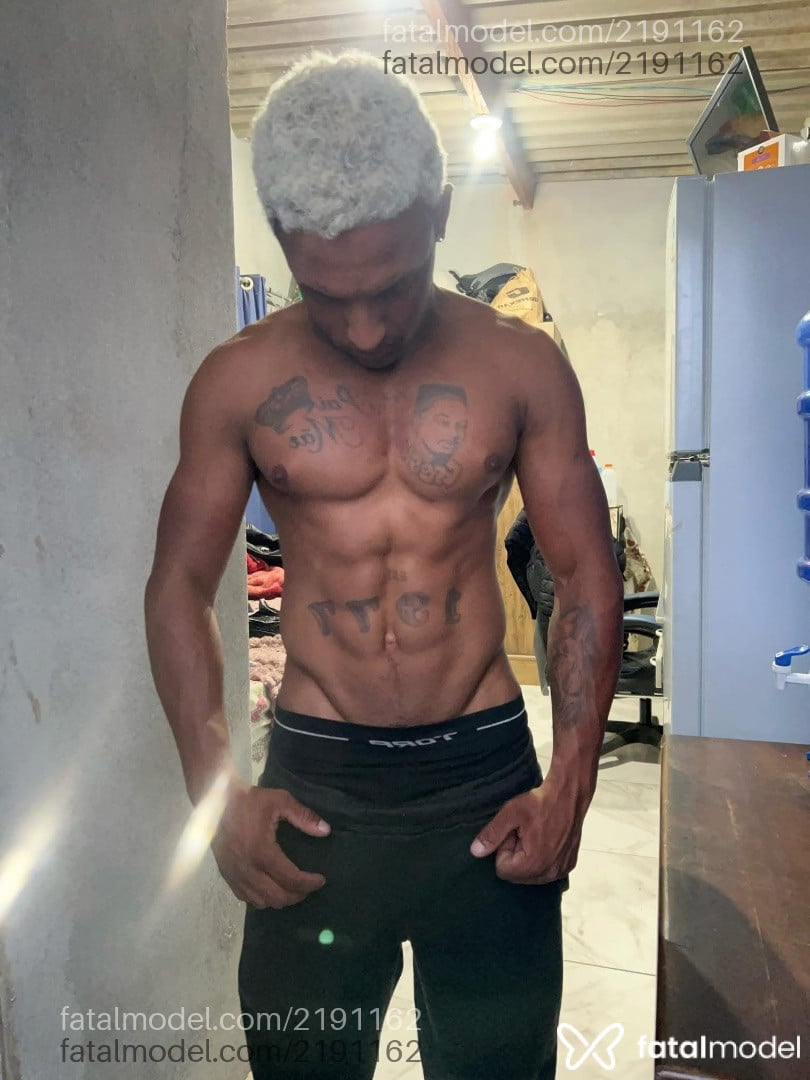 Acompanhante homem morena (o) de olhos pretos em Virtual - Jhony Black