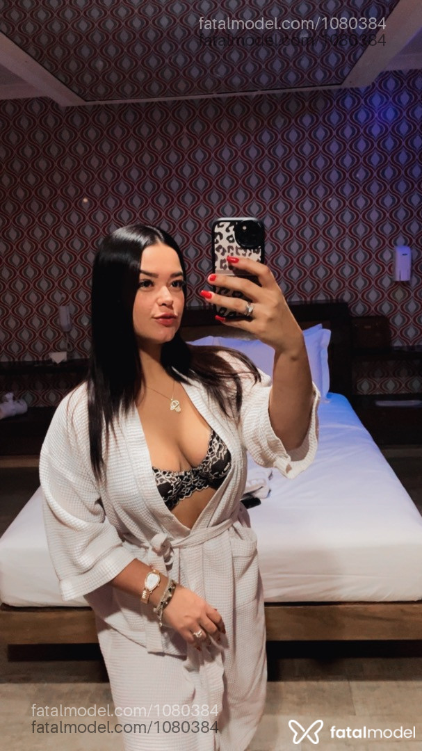 Acompanhante mulher morena (o) de olhos castanhos - Paolla