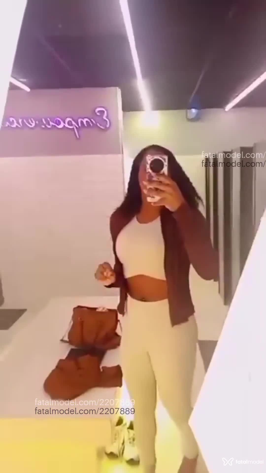 Acompanhante mulher trans morena (o) de olhos mel em João Pessoa - Camila Ferrarini