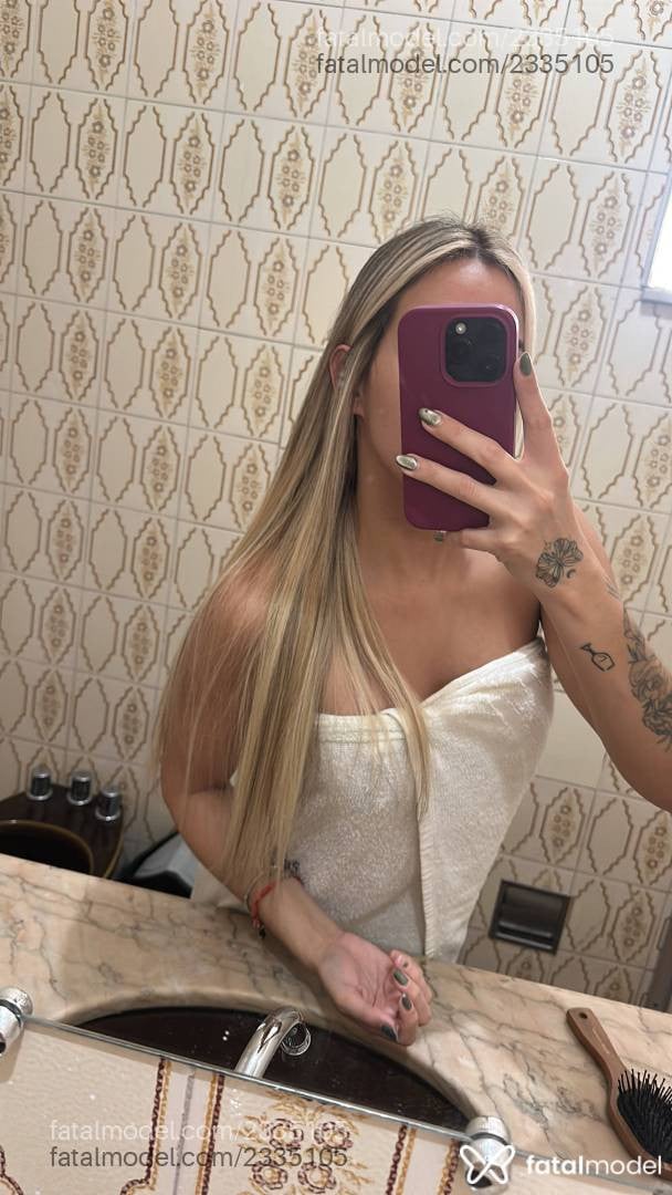 Acompanhante mulher com cabelo castanho de olhos castanhos - Samantha Borges