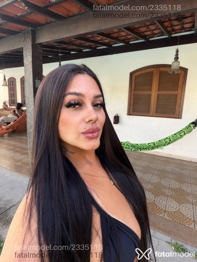 Acompanhante mulher loira (o) de olhos castanhos - Carolzinha