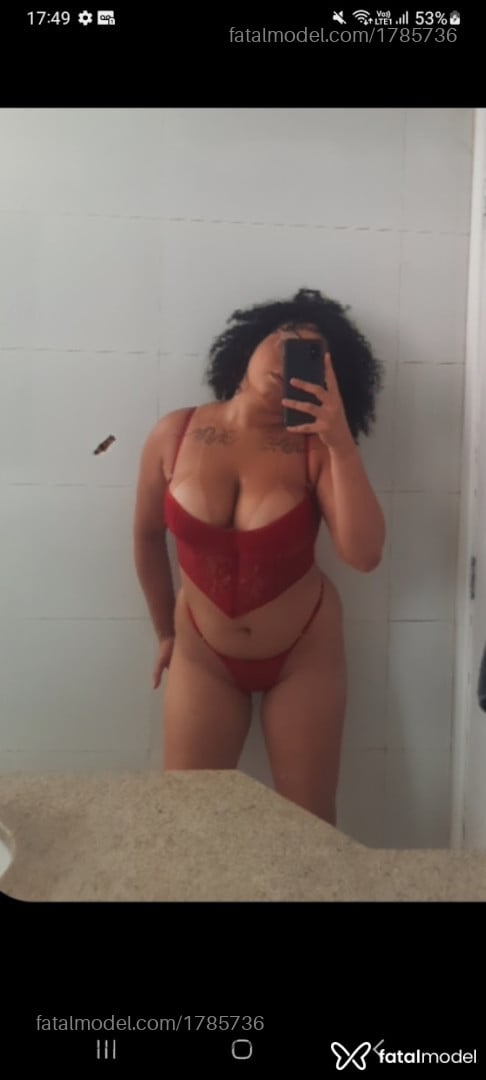 Acompanhante mulher com cabelo castanho de olhos castanhos - Yasmin mattos