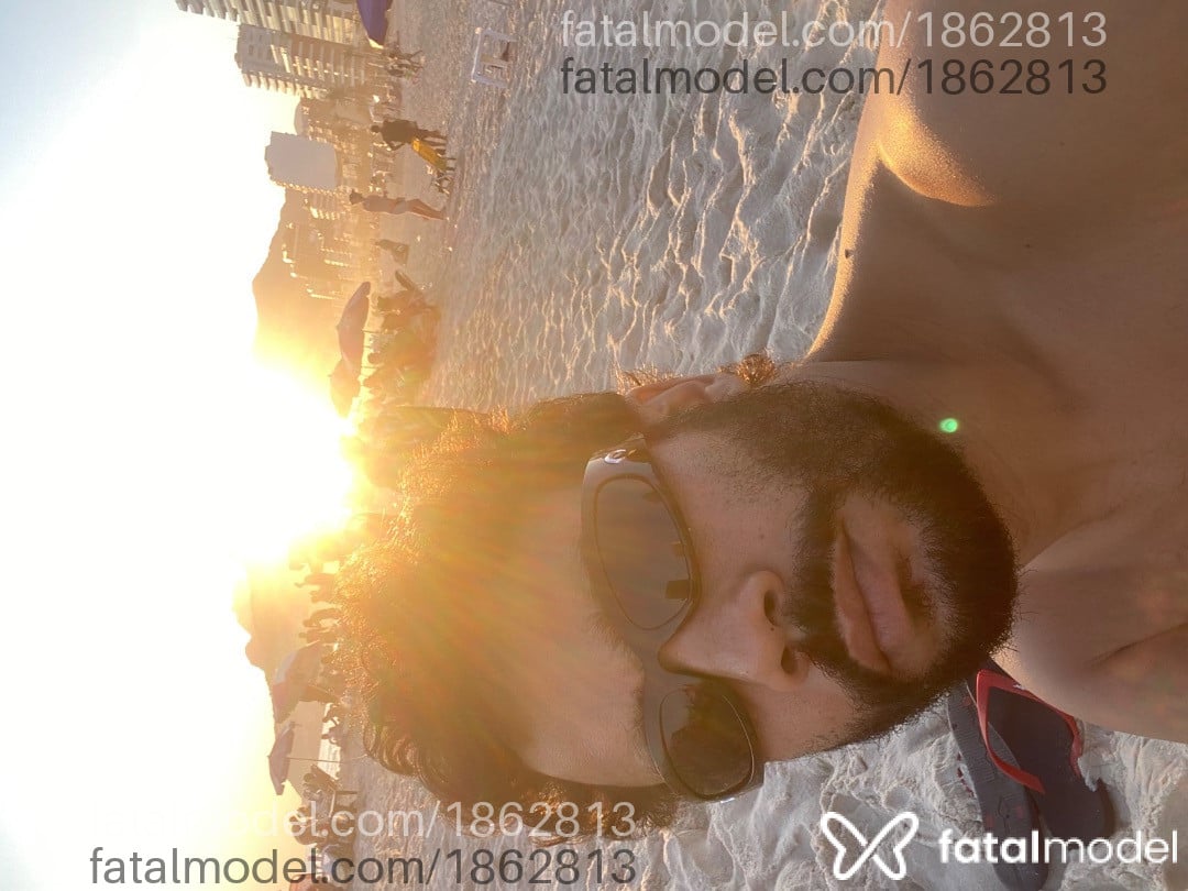 Acompanhante homem com cabelo castanho de olhos castanhos em São Paulo - Alan